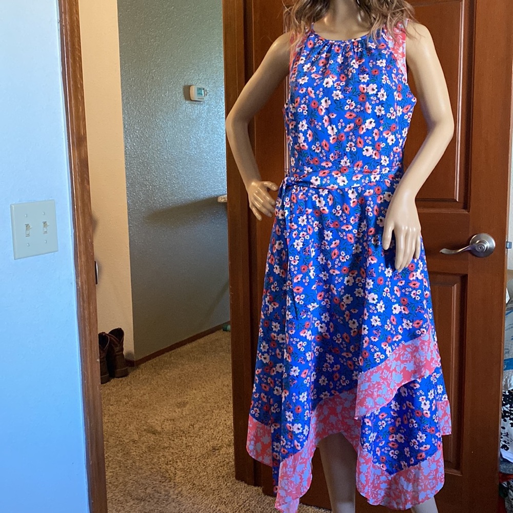 Vince Camuto sleeveless floral dress.  Size 8.